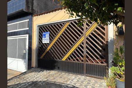 Casa à venda com 160m², 3 quartos e 2 vagasFachada