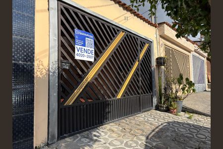 Casa à venda com 160m², 3 quartos e 2 vagasFachada