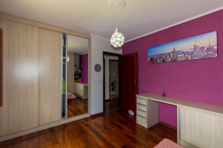 Casa à venda com 277m², 4 quartos e 5 vagasQuarto 2