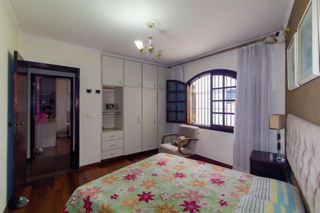 Casa à venda com 277m², 4 quartos e 5 vagasSuíte