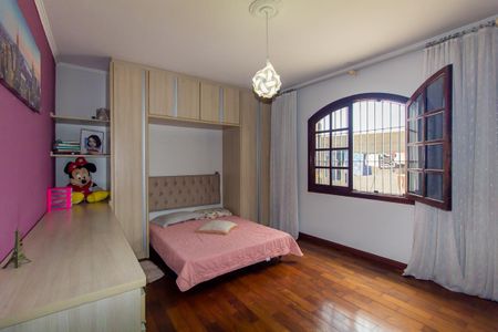 Casa à venda com 277m², 4 quartos e 5 vagasQuarto 2