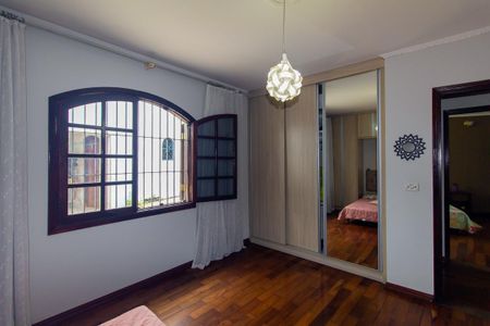 Casa à venda com 277m², 4 quartos e 5 vagasQuarto 2