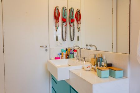 Apartamento à venda com 127m², 4 quartos e 3 vagasBanheiro da Suíte