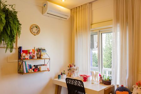 Apartamento à venda com 127m², 4 quartos e 3 vagasQuarto 2