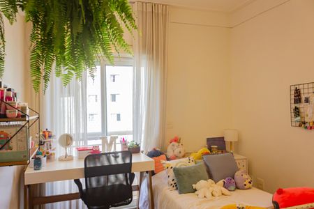 Apartamento à venda com 127m², 4 quartos e 3 vagasQuarto 2