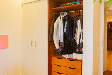 Apartamento à venda com 127m², 4 quartos e 3 vagasQuarto 2