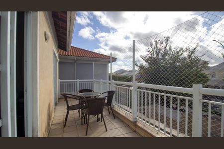 Casa de condomínio à venda com 170m², 4 quartos e 3 vagasSacada da Suíte 1 e 2