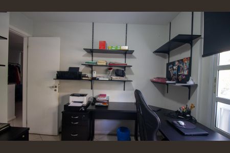 Casa de condomínio à venda com 170m², 4 quartos e 3 vagasQuarto 1