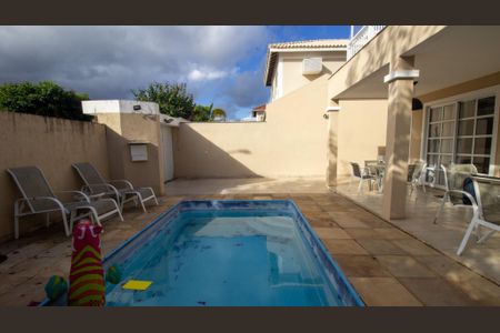 Casa de condomínio à venda com 170m², 4 quartos e 3 vagasQuintal