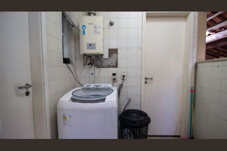 Casa de condomínio à venda com 170m², 4 quartos e 3 vagasÁrea de Serviço