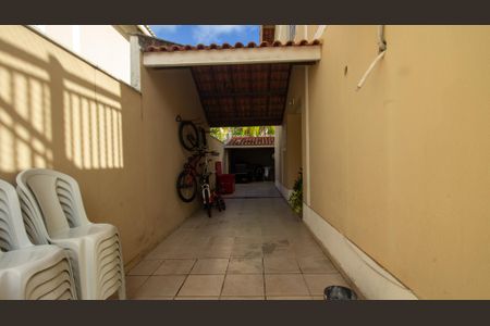 Casa de condomínio à venda com 170m², 4 quartos e 3 vagasQuintal
