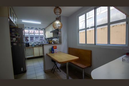 Casa de condomínio à venda com 170m², 4 quartos e 3 vagasCozinha