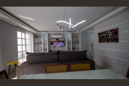 Casa de condomínio à venda com 170m², 4 quartos e 3 vagasSala