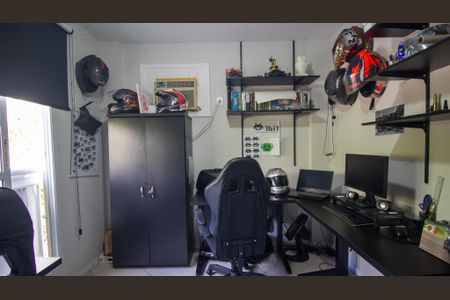 Casa de condomínio à venda com 170m², 4 quartos e 3 vagasQuarto 1