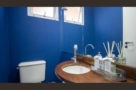 Casa de condomínio à venda com 170m², 4 quartos e 3 vagasLavabo