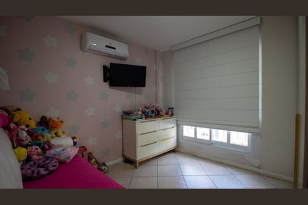 Casa de condomínio à venda com 170m², 4 quartos e 3 vagasQuarto 2