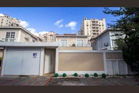 Casa de condomínio à venda com 170m², 4 quartos e 3 vagasFachada da Casa