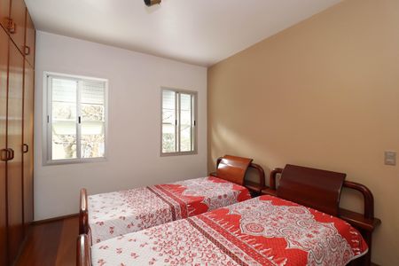 Apartamento à venda com 147m², 4 quartos e 2 vagasQuarto 2