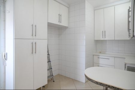 Apartamento para alugar com 93m², 3 quartos e 2 vagasCozinha