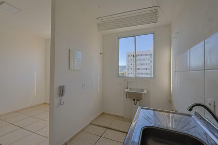 Apartamento à venda com 48m², 2 quartos e 1 vaga Apartamento à venda com 48m², 2 quartos e 1 vagaCozinha e Área de Serviço