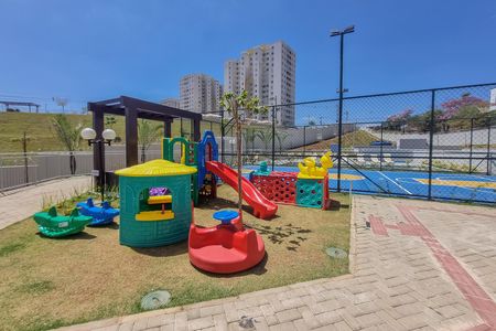Apartamento à venda com 48m², 2 quartos e 1 vaga Apartamento à venda com 48m², 2 quartos e 1 vagaÁrea comum - Playground