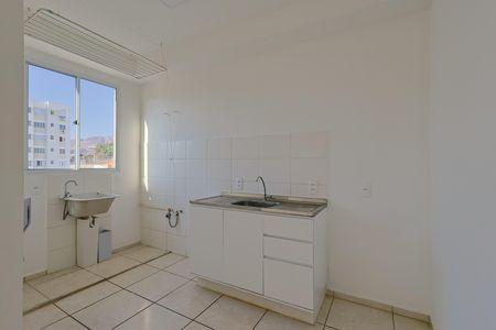 Apartamento à venda com 48m², 2 quartos e 1 vaga Apartamento à venda com 48m², 2 quartos e 1 vagaCozinha e Área de Serviço