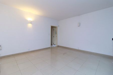 Casa à venda com 120m², 4 quartos e 3 vagasSala