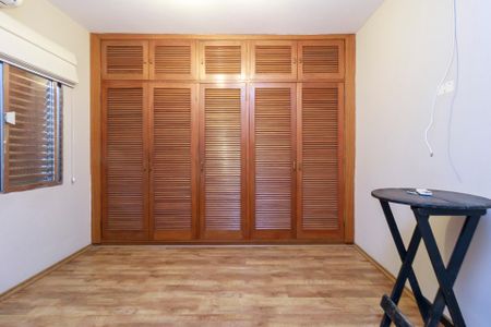 Casa à venda com 120m², 4 quartos e 3 vagasQuarto 2