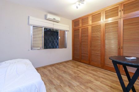 Casa à venda com 120m², 4 quartos e 3 vagasQuarto 2