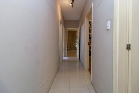 Casa à venda com 120m², 4 quartos e 3 vagasCorredor