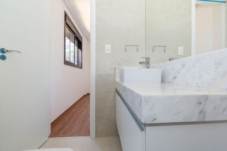 Apartamento à venda com 93m², 2 quartos e 2 vagas Apartamento à venda com 93m², 2 quartos e 2 vagasBanheiro da Suíte 2