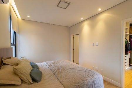 Casa de condomínio à venda com 280m², 3 quartos e 4 vagasQuarto Suíte