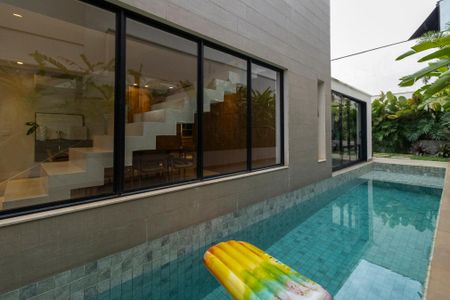 Casa de condomínio à venda com 280m², 3 quartos e 4 vagasPiscina