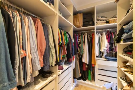 Casa de condomínio à venda com 280m², 3 quartos e 4 vagasCloset Suíte