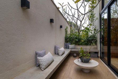 Casa de condomínio à venda com 280m², 3 quartos e 4 vagasQuintal