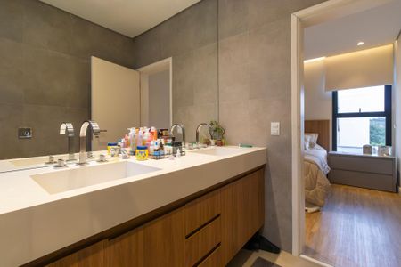 Casa de condomínio à venda com 280m², 3 quartos e 4 vagasBanheiro Suíte