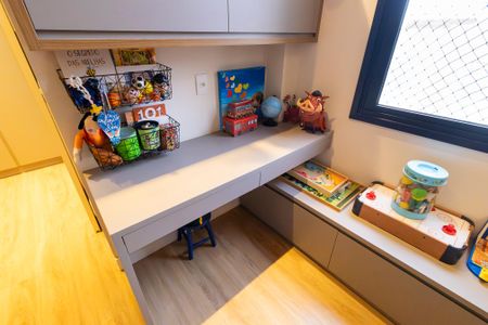 Casa de condomínio à venda com 280m², 3 quartos e 4 vagasQuarto Suíte 2