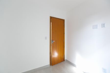 Quarto 2 de apartamento para alugar com 2 quartos, 40m² em Parque Sonia, São Paulo