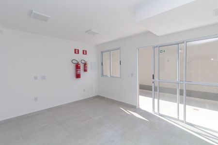 Apartamento à venda com 40m², 2 quartos e 1 vaga Apartamento à venda com 40m², 2 quartos e 1 vagaÁrea comum - Salão de festas