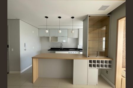 Apartamento para alugar com 74m², 3 quartos e 1 vagaSala