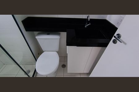 Banheiro de kitnet/studio para alugar com 1 quarto, 24m² em Paraíso do Morumbi, São Paulo
