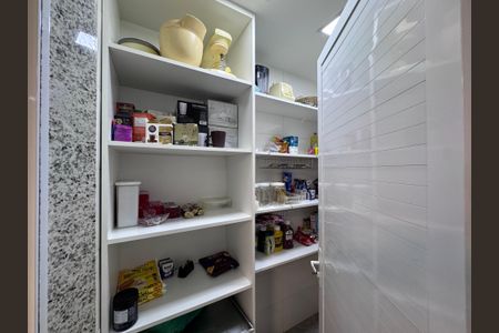 Casa de condomínio à venda com 350m², 6 quartos e 5 vagas Despensa 1