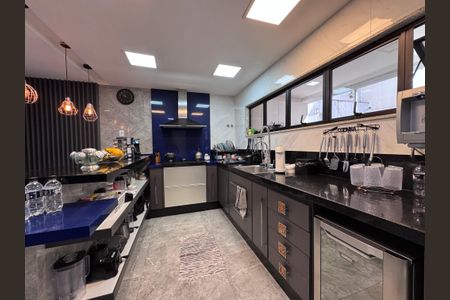 Casa de condomínio à venda com 350m², 6 quartos e 5 vagasCozinha