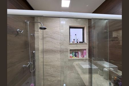 Casa de condomínio à venda com 350m², 6 quartos e 5 vagasSuíte 3 - Banheiro