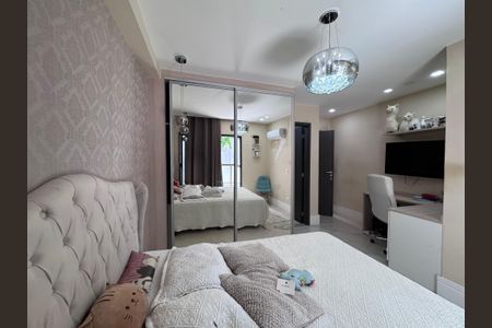 Casa de condomínio à venda com 350m², 6 quartos e 5 vagasSuíte 2