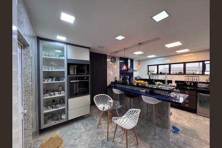 Casa de condomínio à venda com 350m², 6 quartos e 5 vagasCozinha