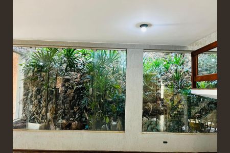 Casa para alugar com 583m², 3 quartos e 6 vagasArea externa