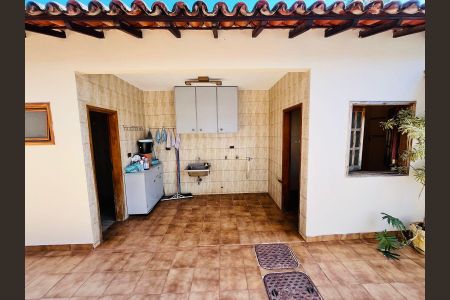 Casa para alugar com 583m², 3 quartos e 6 vagasCozinha