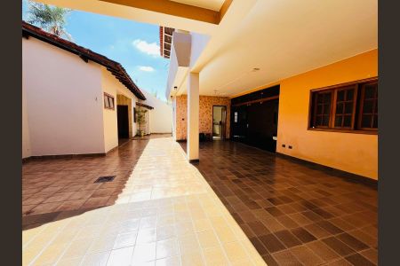 Casa para alugar com 583m², 3 quartos e 6 vagasArea externa