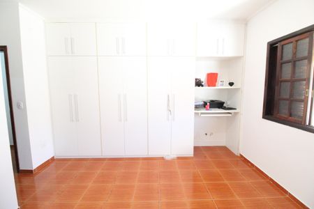 Casa para alugar com 165m², 3 quartos e 2 vagasSuíte